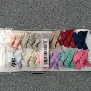 NWT  pack of 24 colorful bow hair clips
